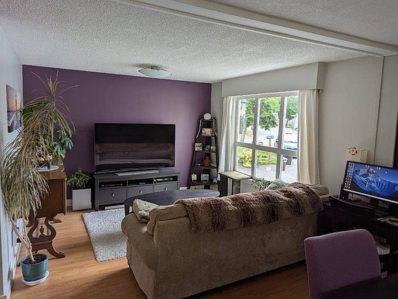 2nd image of 201 Cayer St #1