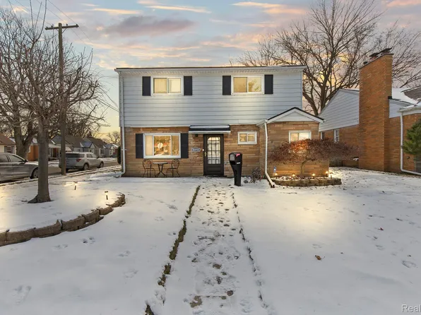 16950 Hauss Ave, Eastpointe, MI 48021