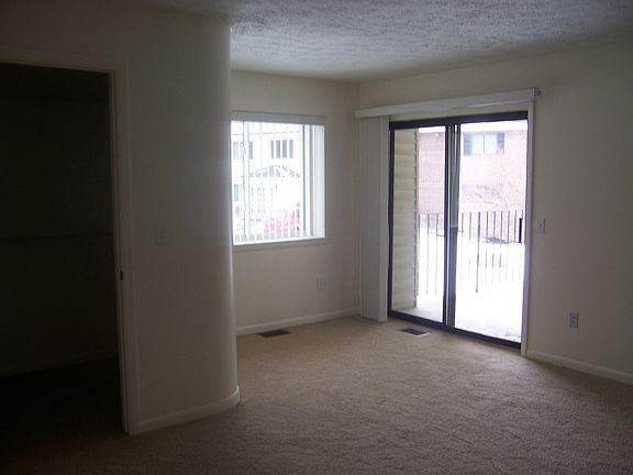 4th image of 240 Brittany Ln