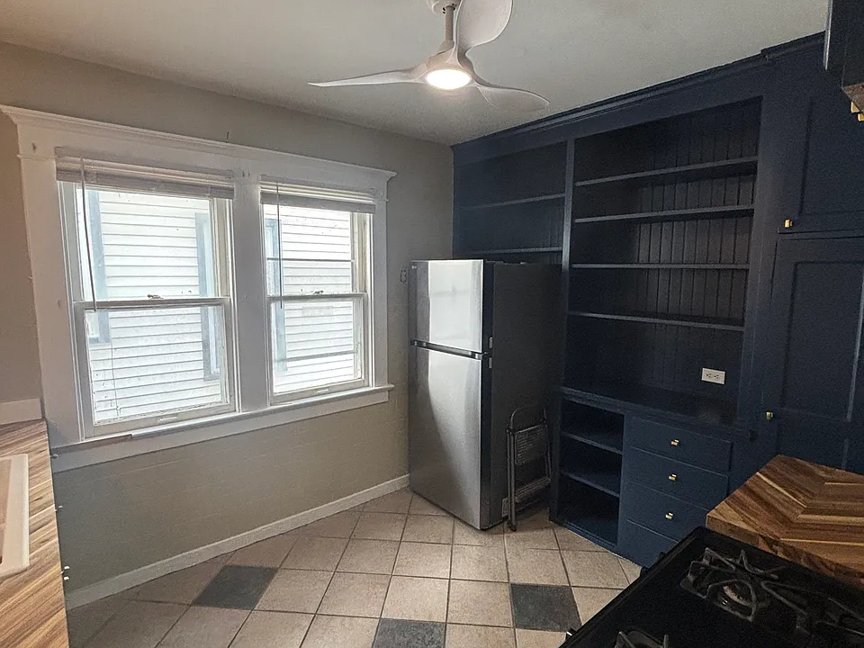 203 Hoyt St #2
