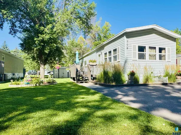 809 S Gina Pl, Sioux Falls, SD 57106