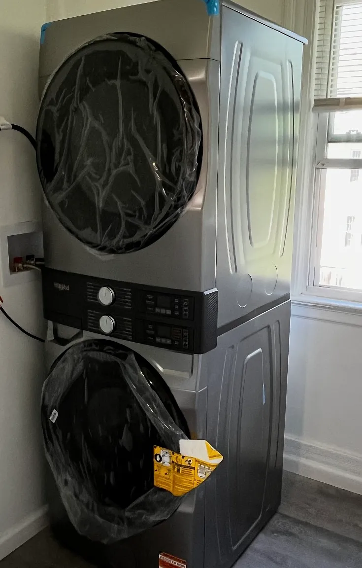 3 bed, 1300 sqft, $2,600 — Photo 2