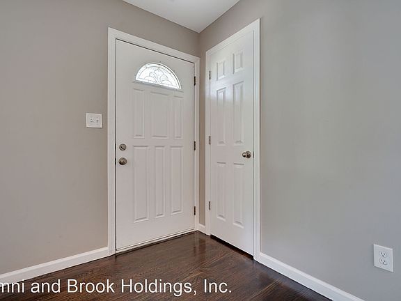 4th image of 304 Franklin Ave