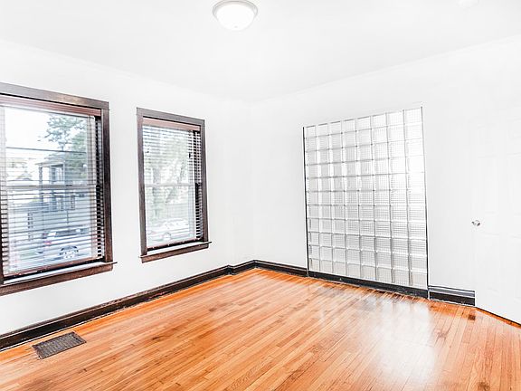 5th image of 4053 W Cortland St APT 3M