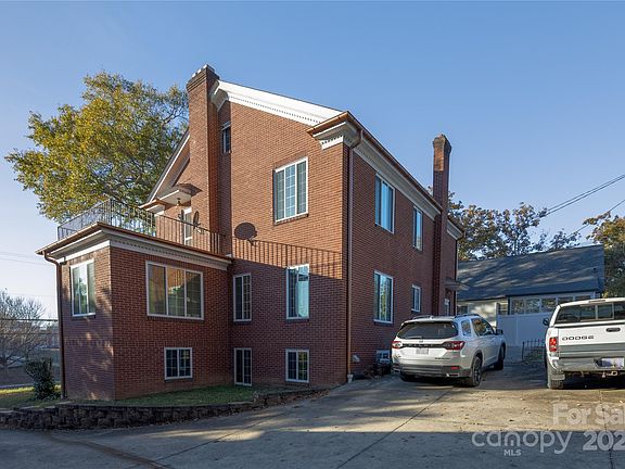 3rd image of 274 N 4th St