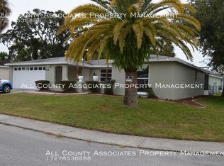 9625 Lakeside Ln, Pt Richey, FL 34668