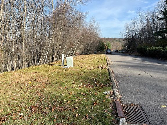 2nd image of 44 Thistlewood Dr