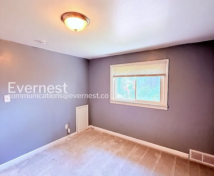15380 Meyers Rd — Photo 16