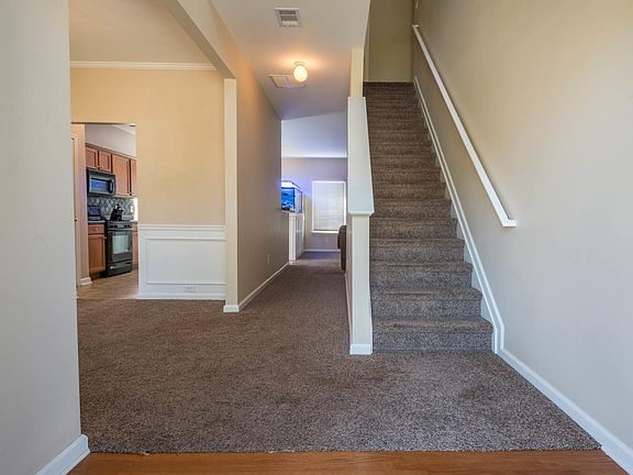 4th image of 304 Tuggle Ct