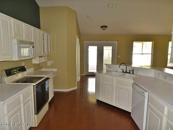 3rd image of 11699 Autumn Creek Dr