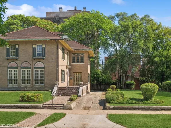 6923 S Euclid Ave, Chicago, IL 60649
