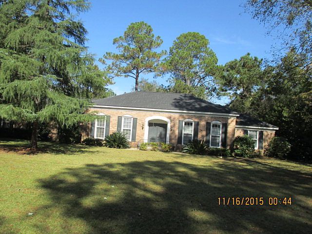 1st image of 915 Karen Ln