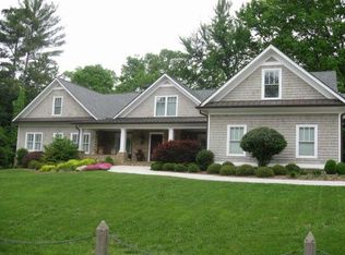 311 Tara Trl NW, Sandy Springs, GA 30327