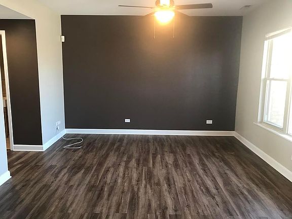 3rd image of 5200 N Sawyer Ave #1
