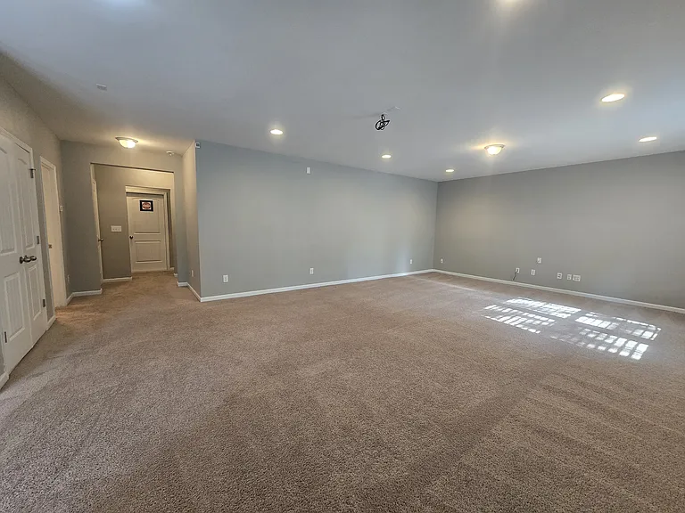 3917 Valley Side Ct — Photo 18