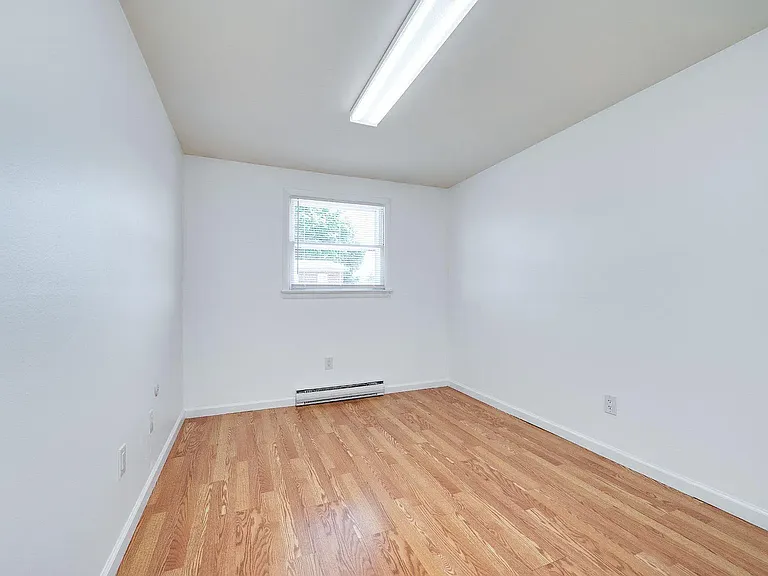 4 S Buttonwood St — Photo 13