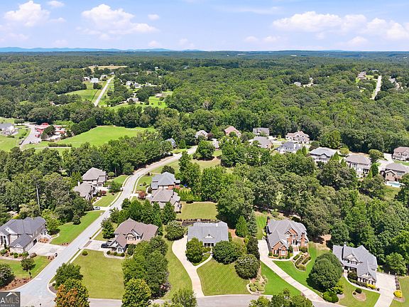 5th image of 4611 Chartwell Chase Ct