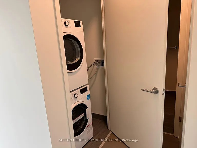 322 Dupont St #713 — Photo 6