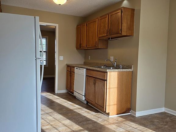 4th image of 1609 Bourland Ln