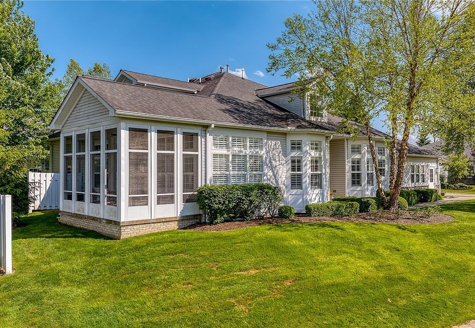 1st image of 285 Blossom Ln