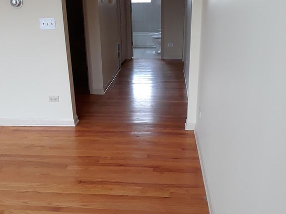 4th image of 3848 W Sunnyside Ave