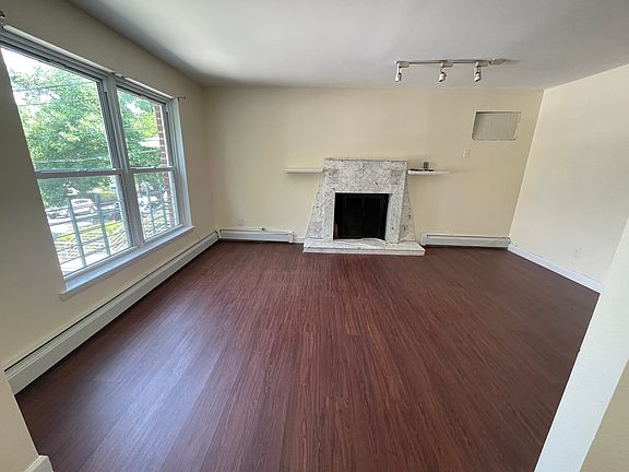 2nd image of 2956 Randall Ave #2