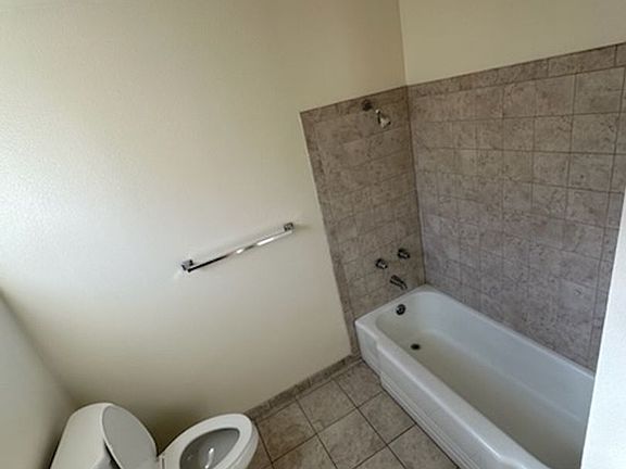 4th image of 515 S East St APT 3
