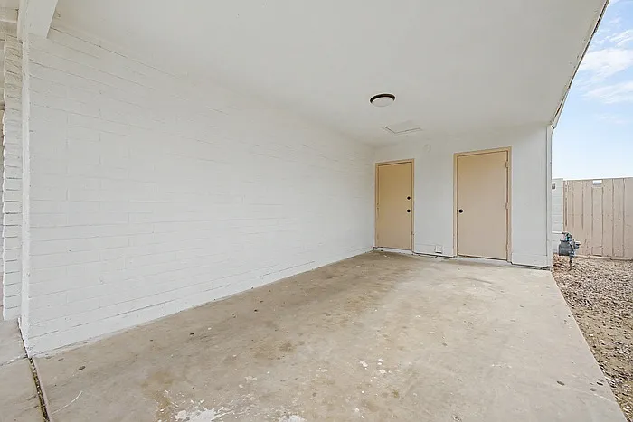 8819 W Avalon Dr — Photo 17