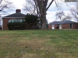 1447 Schneider St NW, North Canton, OH 44720