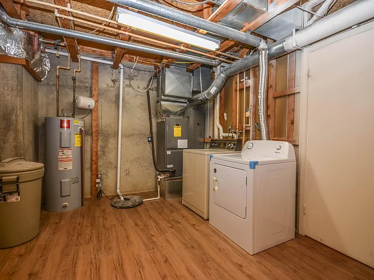 8711 Ravenglass Way — Photo 31