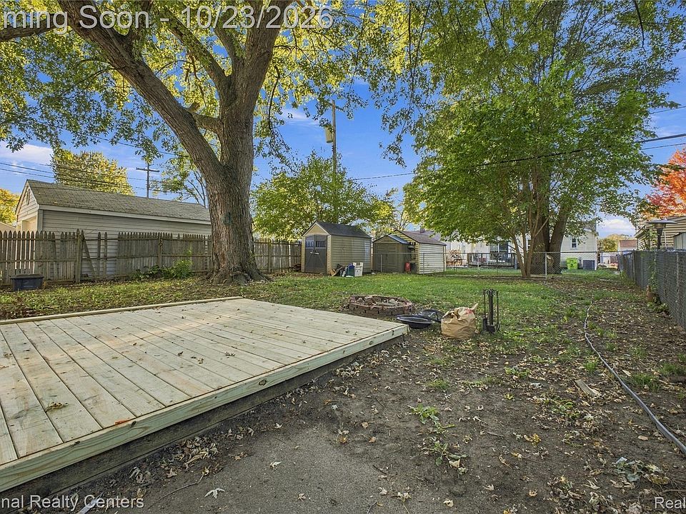26323 Brettonwoods St, photo 9