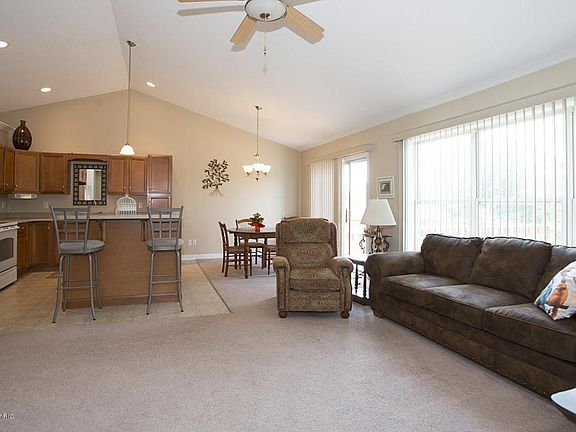 4th image of 8878 Macywood Ln