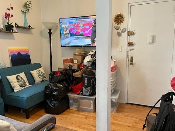 4th image of 160 E 85th St APT 5R