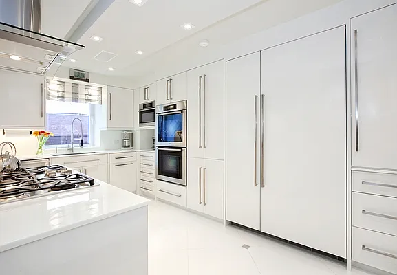 Sold by Aclawrence | media 27