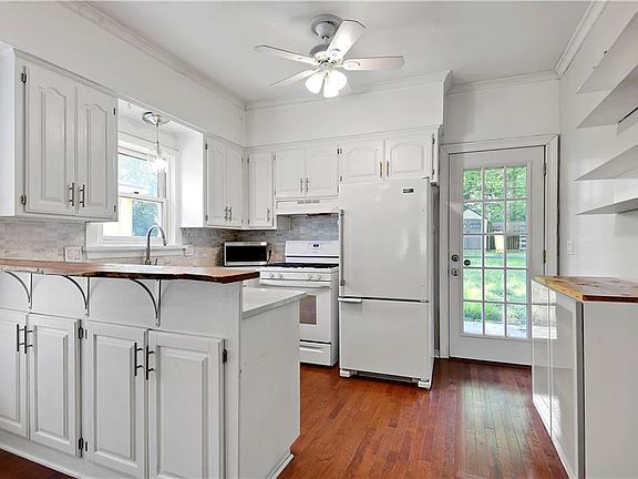 4th image of 4444 Eaton St