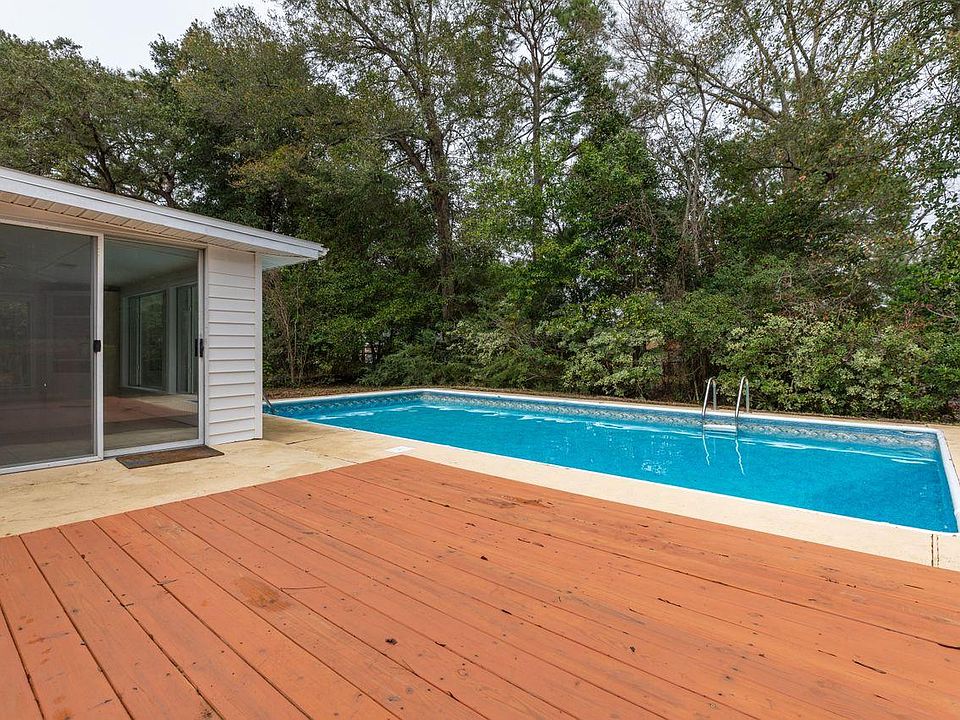 1st image of 104 Alden Dr