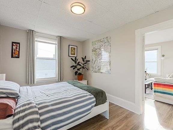 3rd image of 17 1/2 Linden St #3