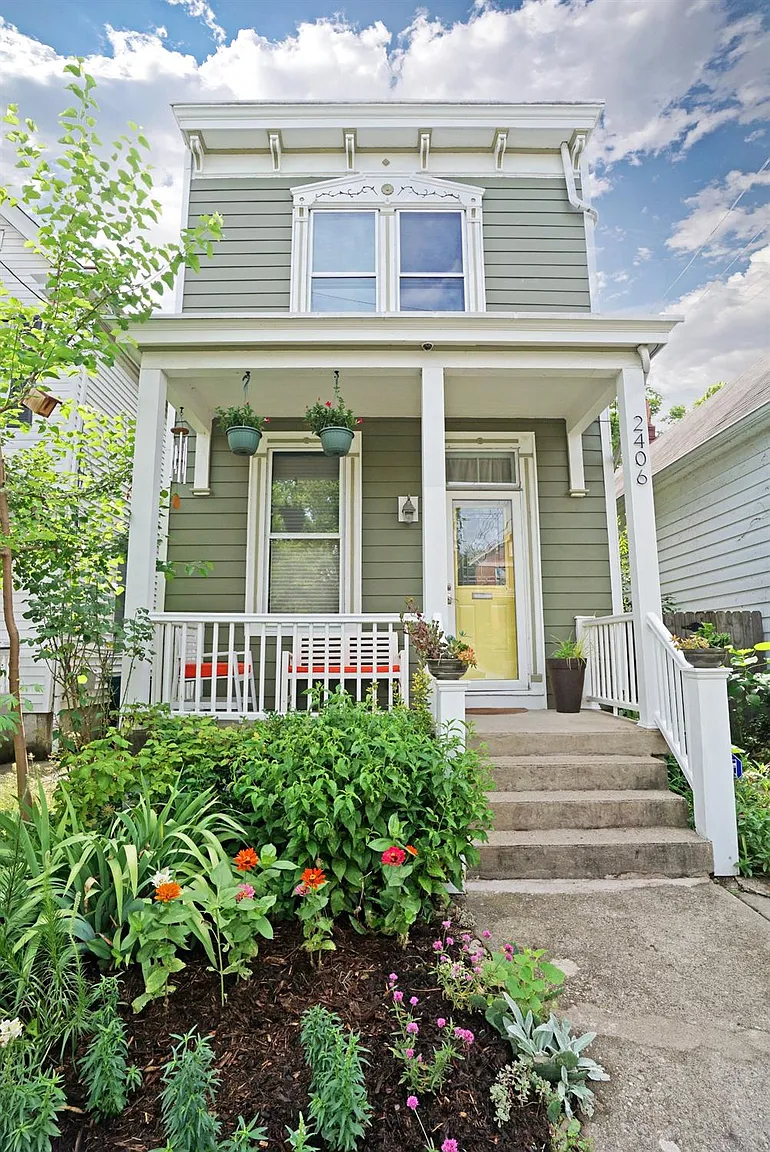 2406 Fairview Ave photo 1