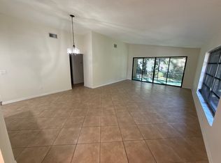100 Golfview Dr, Homosassa, FL 34446