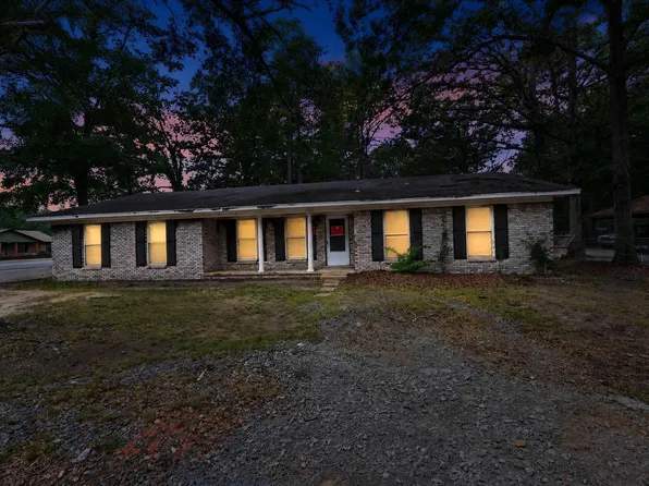 10300 Valley Dr, Little Rock, AR 72209