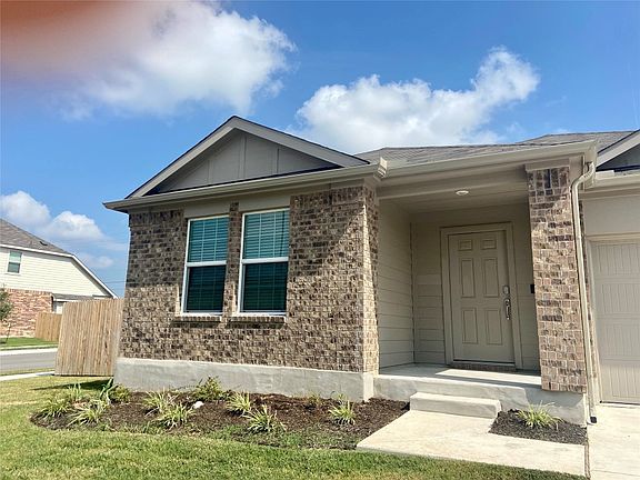 2nd image of 301 Bluejack Way
