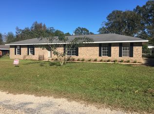 205 Sweetgum St, Poplarville, MS 39470