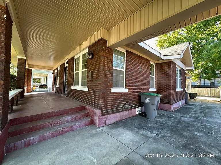 443 N Avalon St — Photo 2