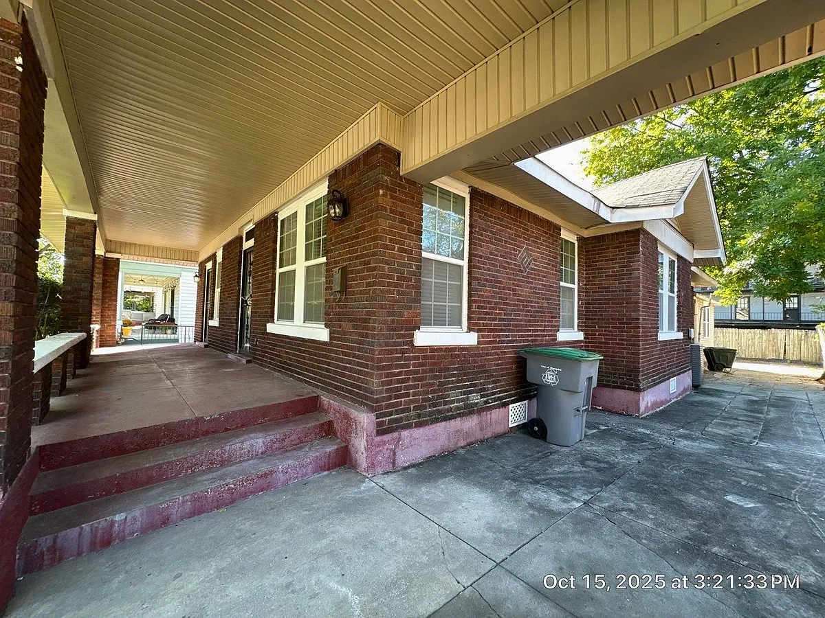 Building Photo - 443 N Avalon St