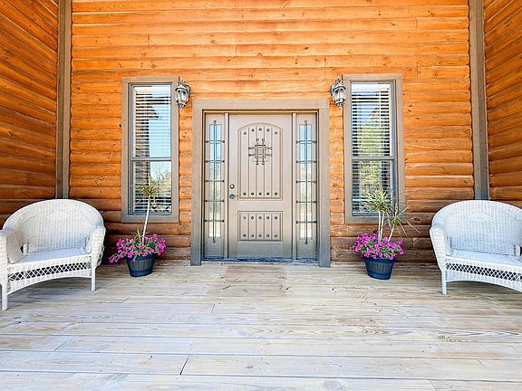 4th image of 214 Hunters Hill Rd