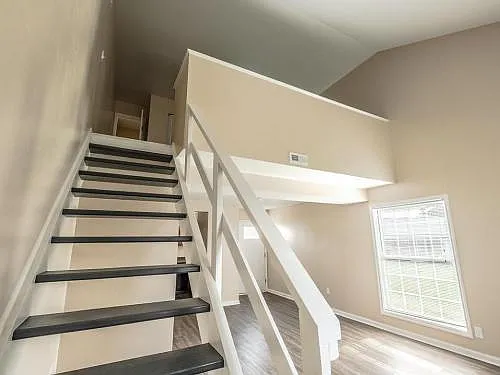Harbor Pointe Apartments — Photo 7