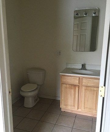 2nd image of 3830 W Congress Pkwy