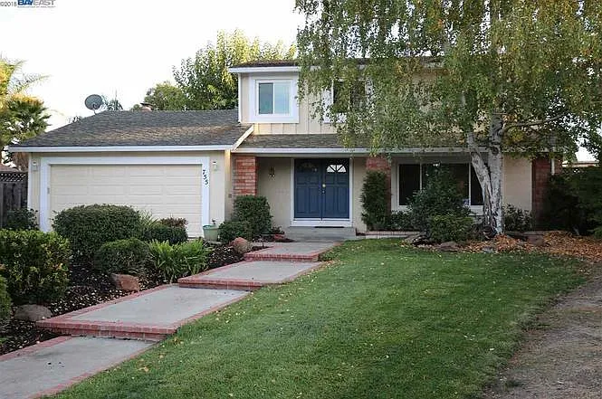 755 Acorn Ct photo 1