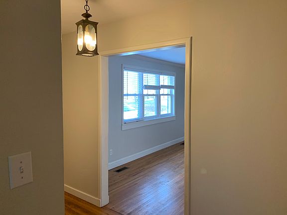 3rd image of 11108 Thornton Dr