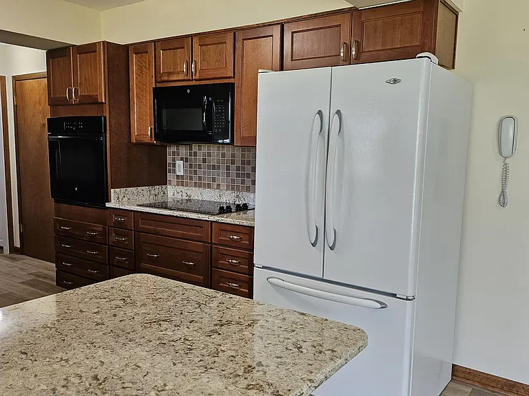 W330N9225 W Shore Dr — Photo 10